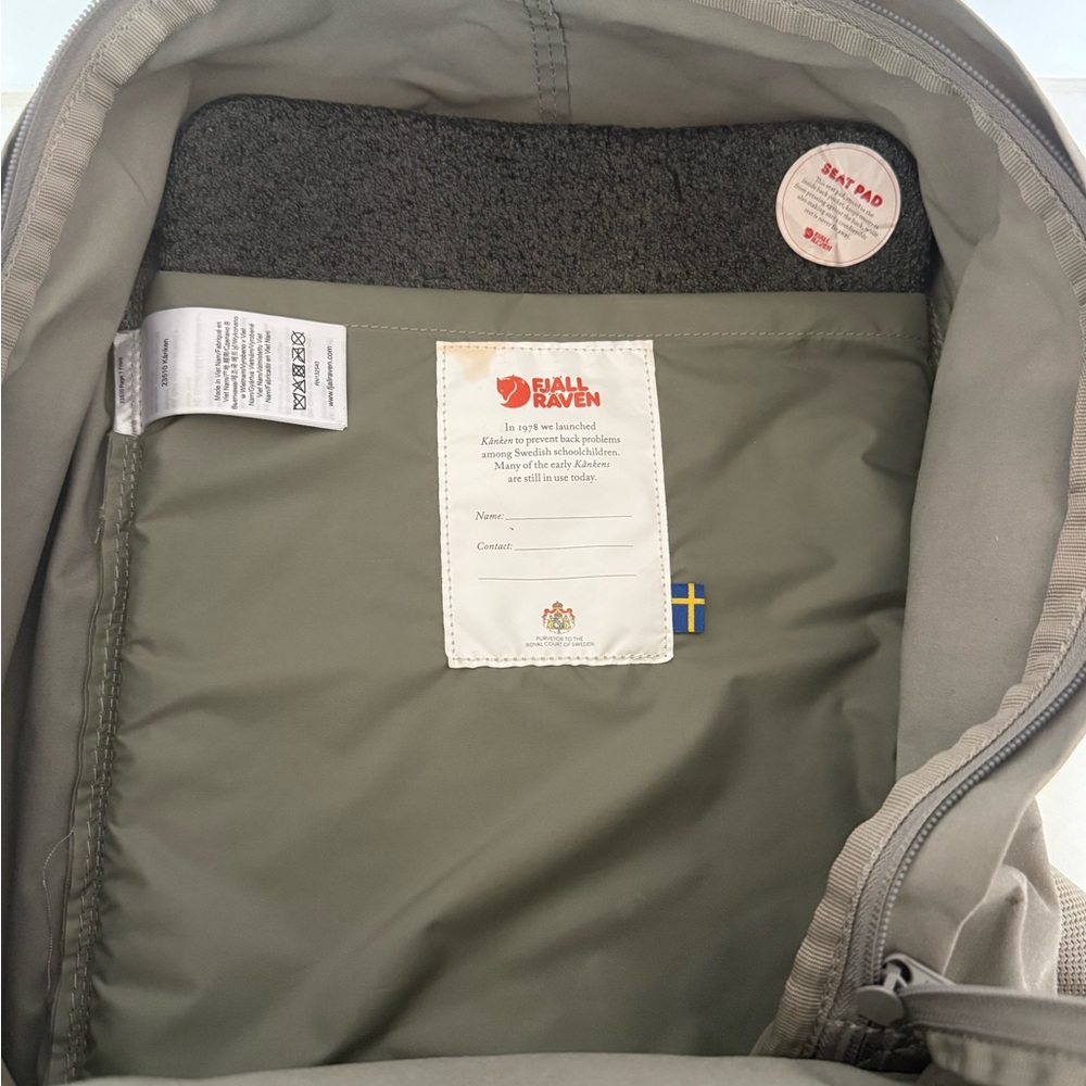 Fjallraven Kånken Gray Backpack - Picture 4 of 5